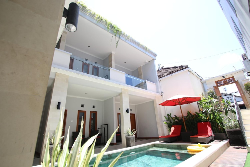 Tom Guest House