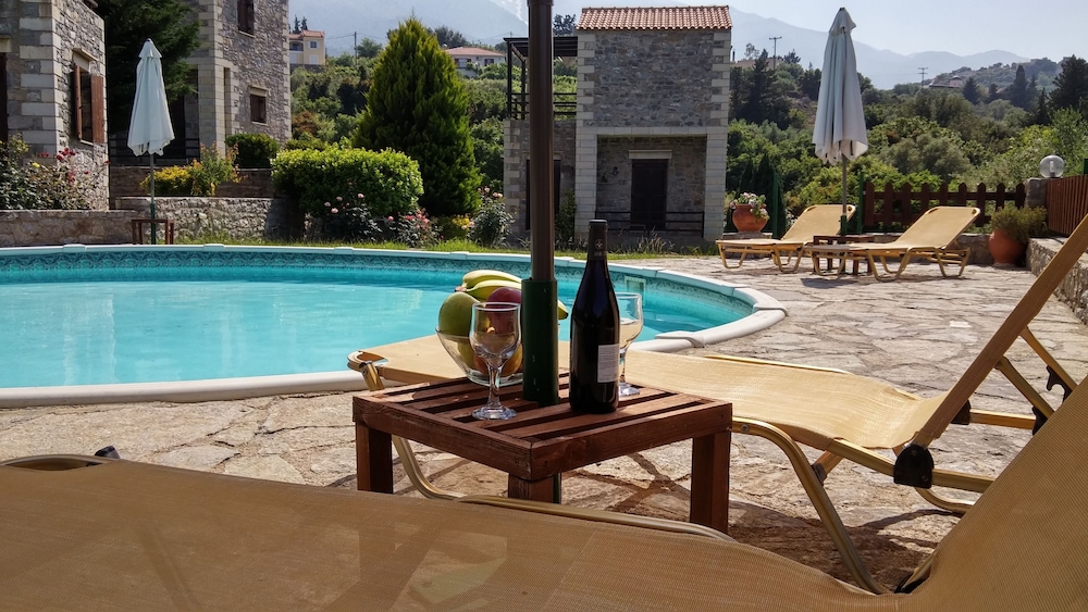 Stratos Villas