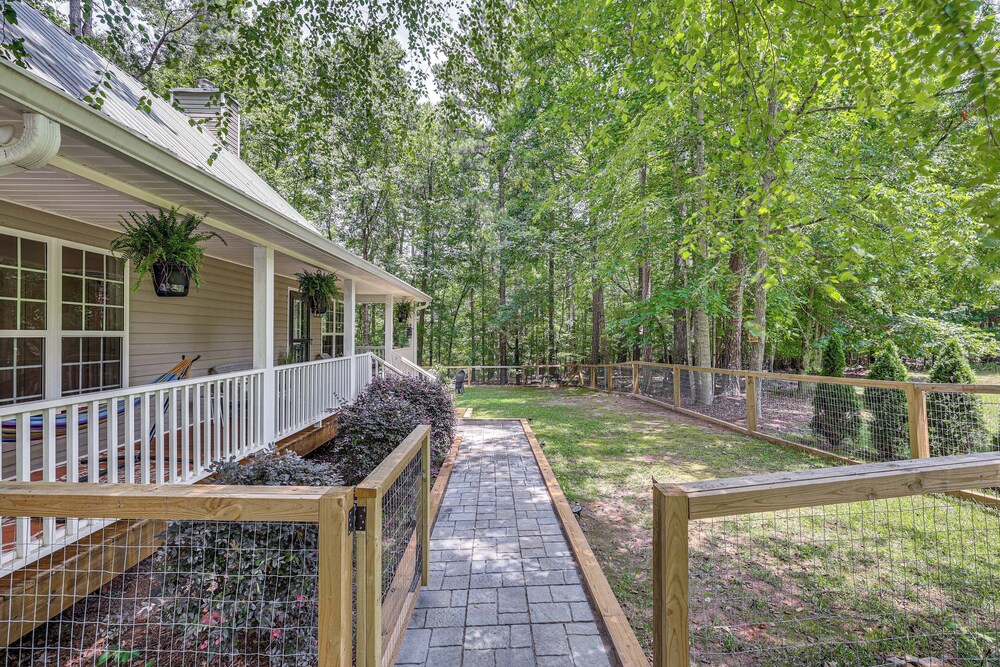 Fisher's Retreat Near Lake Thurmond: Tignall Home