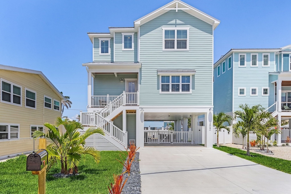 209 Seabreeze Escape: NEW Spacious 5-Bedroom Pool Home 5 Home