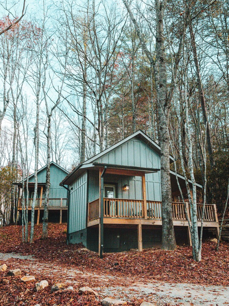 Wayah Ridge Escapes