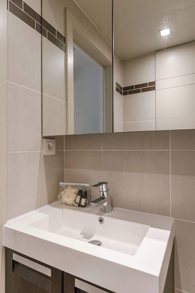 Huswell - Bright Stylish Apartment Near Beach wi