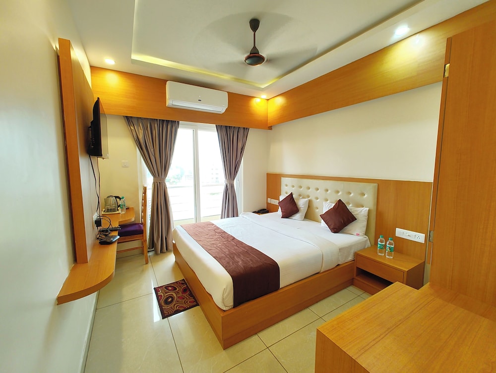 Premium Hotel W K Puri
