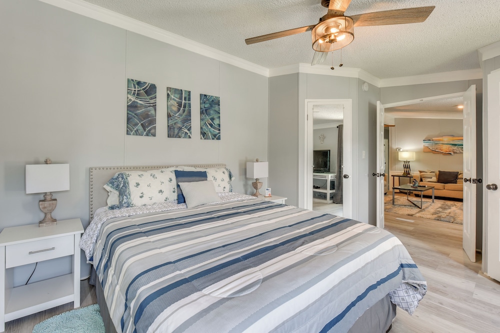 PCB Family Home w/ Sunroom, 1 Mi to Shore!