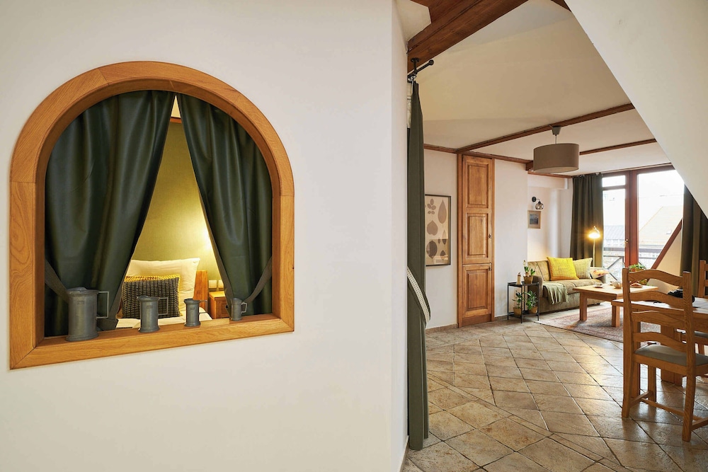 Vincent Old Town Apartments