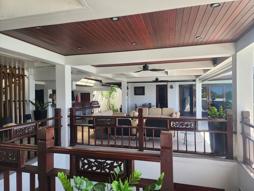Luxury Seaview 6 Bedrooms With Infinity Pool Villa, Private Gym, Superfast Wifi