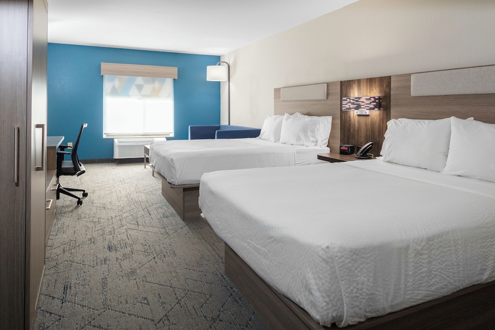 Roanoke Rapids Vacations - Holiday Inn Express  Suites Roanoke Rapids SE, an IHG Hotel - Property Image 14