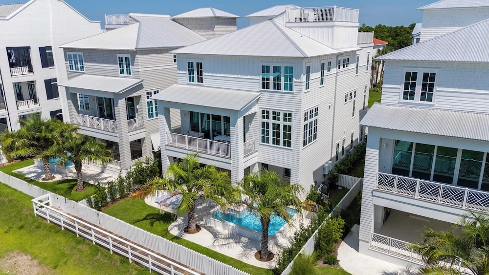 Sleeps 24 Beach Retreat w/ Pool, Rooftop Deck, Steps to Inlet Beach & Near Rosemary, Alys, Seacrest Dining & Shops The Palm 30A by Avantstay