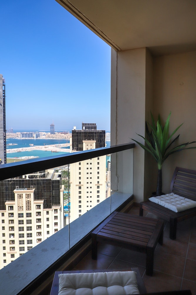 Pelicanstay at JBR walk - Oceanfront