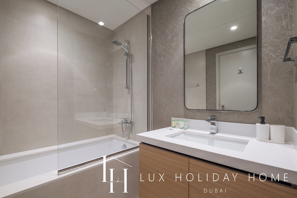 LUX The Creek Residence Suite