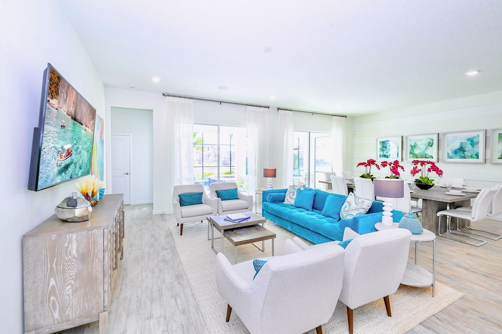 Upstay Mansion w Cinema Games Pool- Sleeps 26