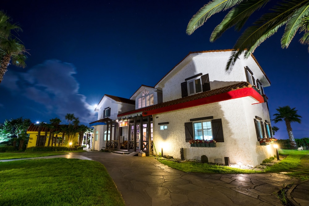 Lime Orange Vill Pension
