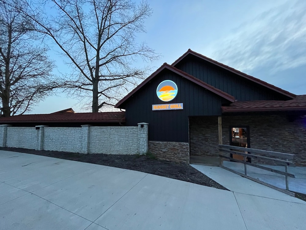 Edinboro Lake Resort Cabins