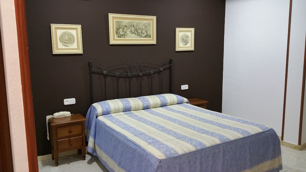 Hostal Restaurante el Lirio