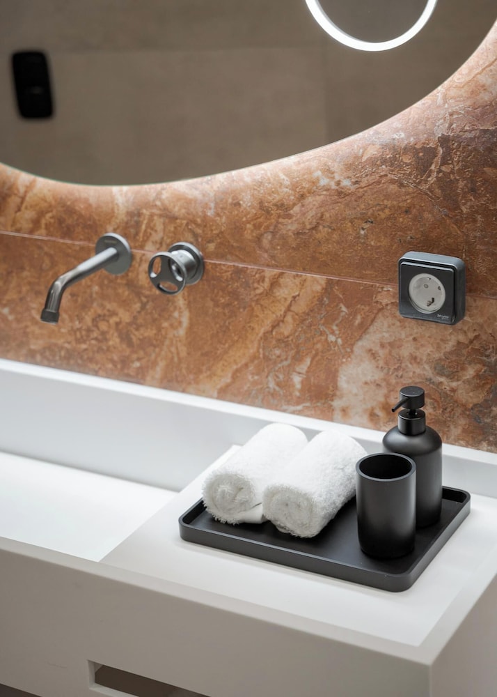 Acropolis Luxury Athens Suites