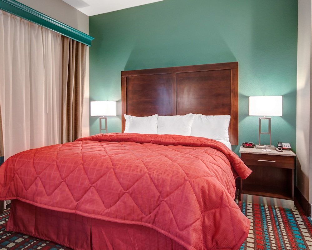 Hobbs Vacations - MainStay Suites - Property Image 8