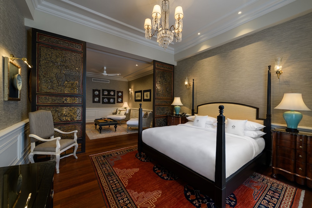 Eastern & Oriental Hotel 12