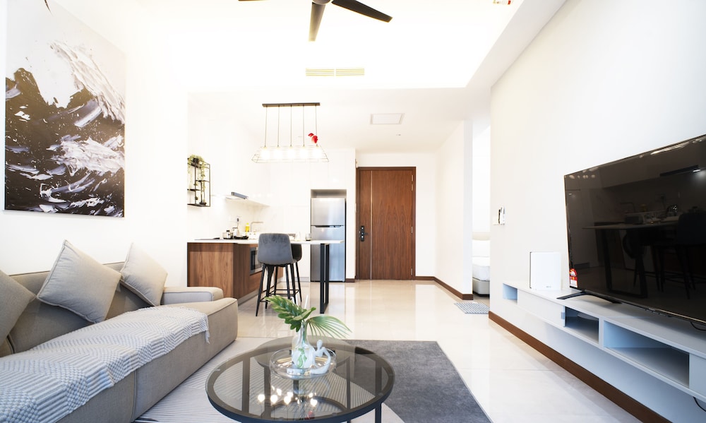 Moonway Luxury Suites At CORE Residence