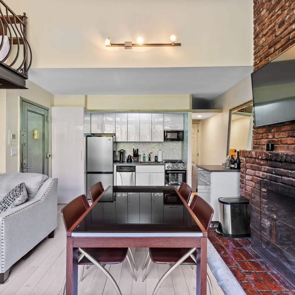 Charles Court II by Rovetravel West Village Loft