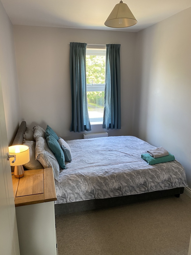 Pretty Properties - 30 Chaldron Court