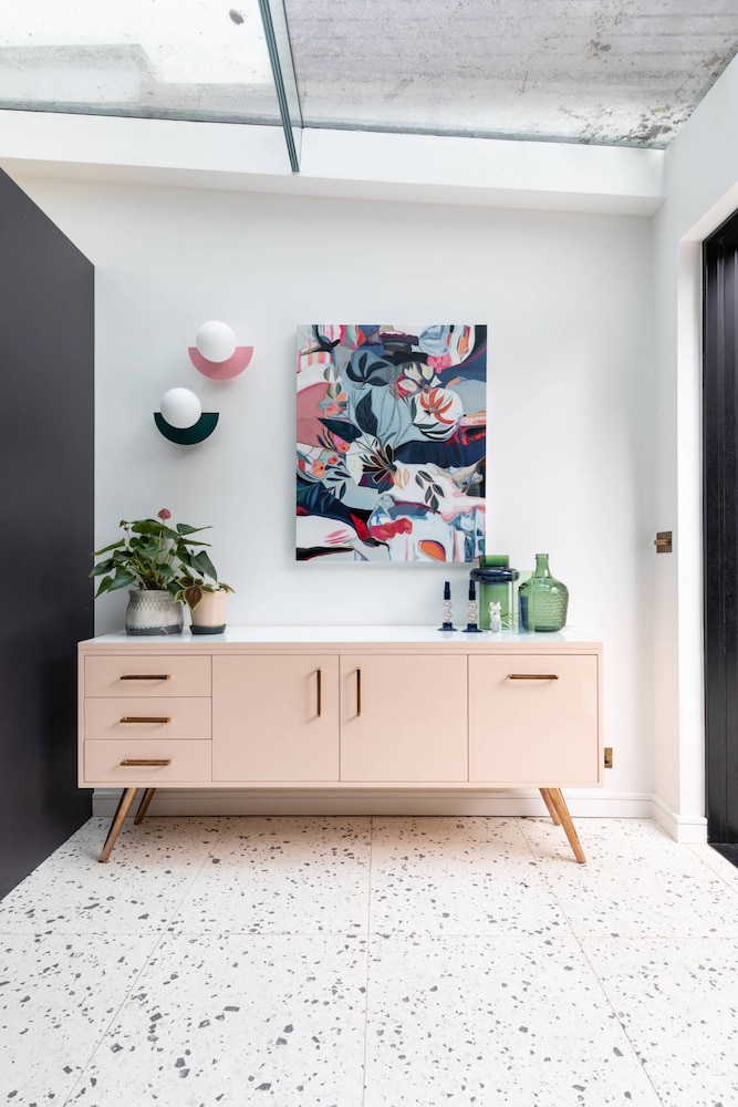 Westbourne Park Road XVI by Onefinestay