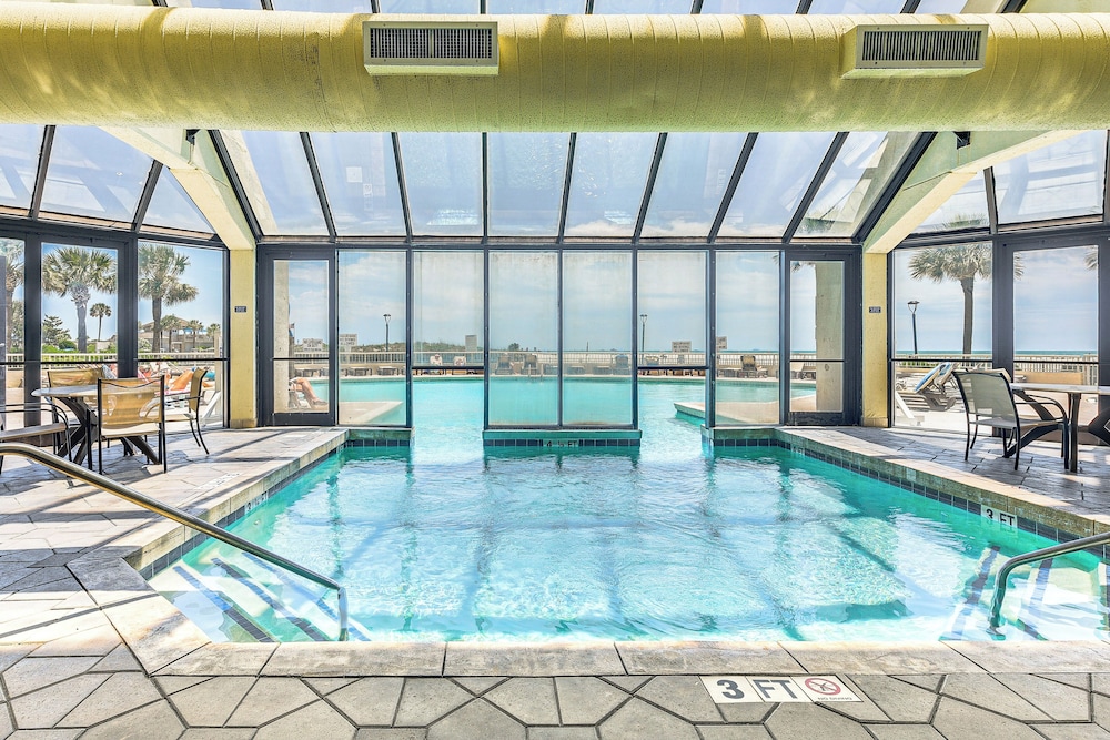Ocean View & Pool Access: Condo in Myrtle Beach