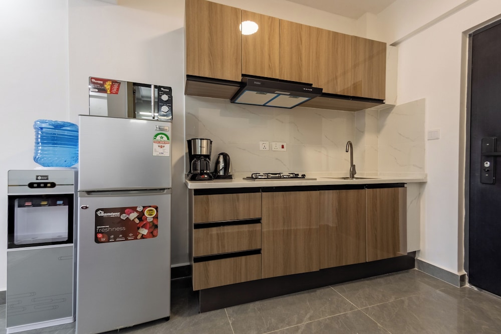 Erica Suites - Riverside 1BR Apartments