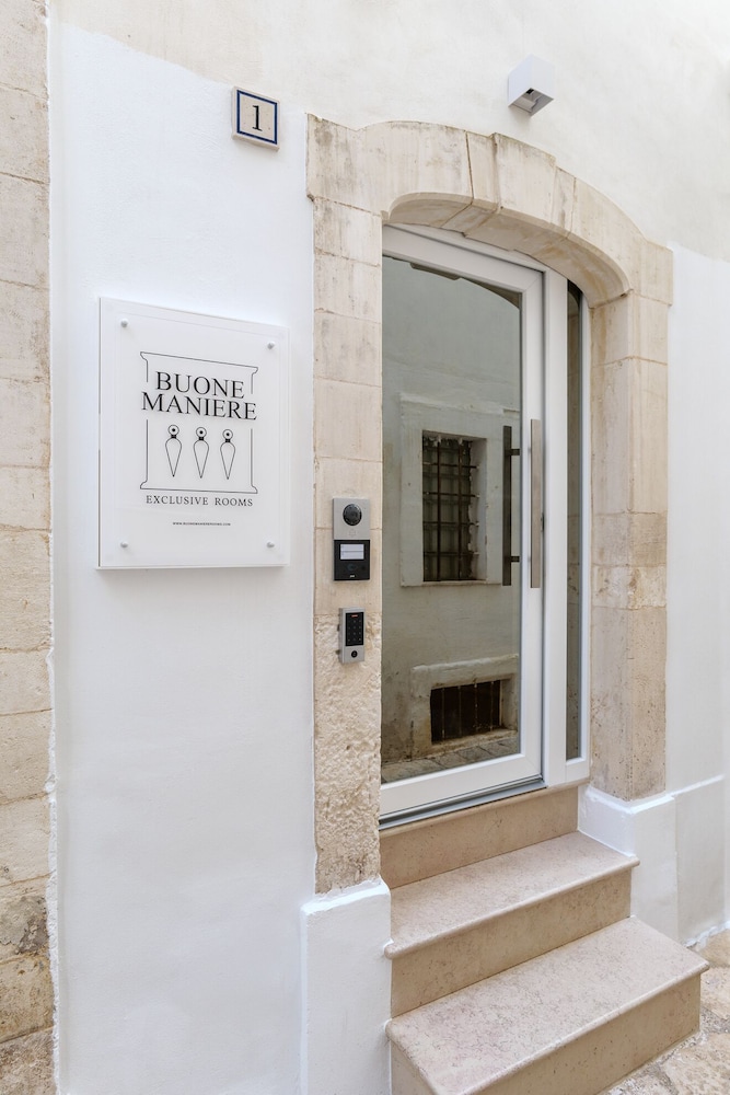 buone maniere exclusive room
