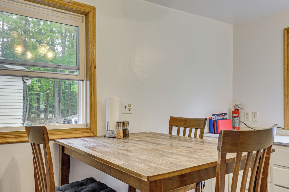 4 Mi to Lake: Secluded Northwoods Getaway