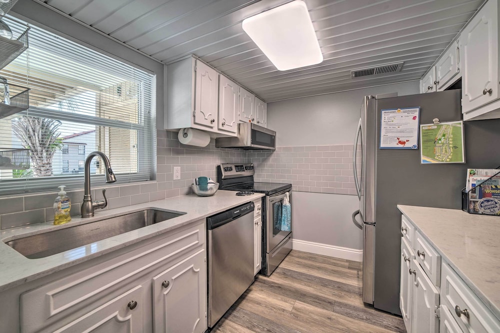 PCB Townhome: Walk to Beaches, Resort Amenities!