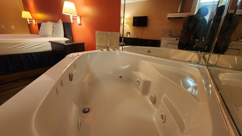 Capital O Fairway Inn - Baytown La Porte TX