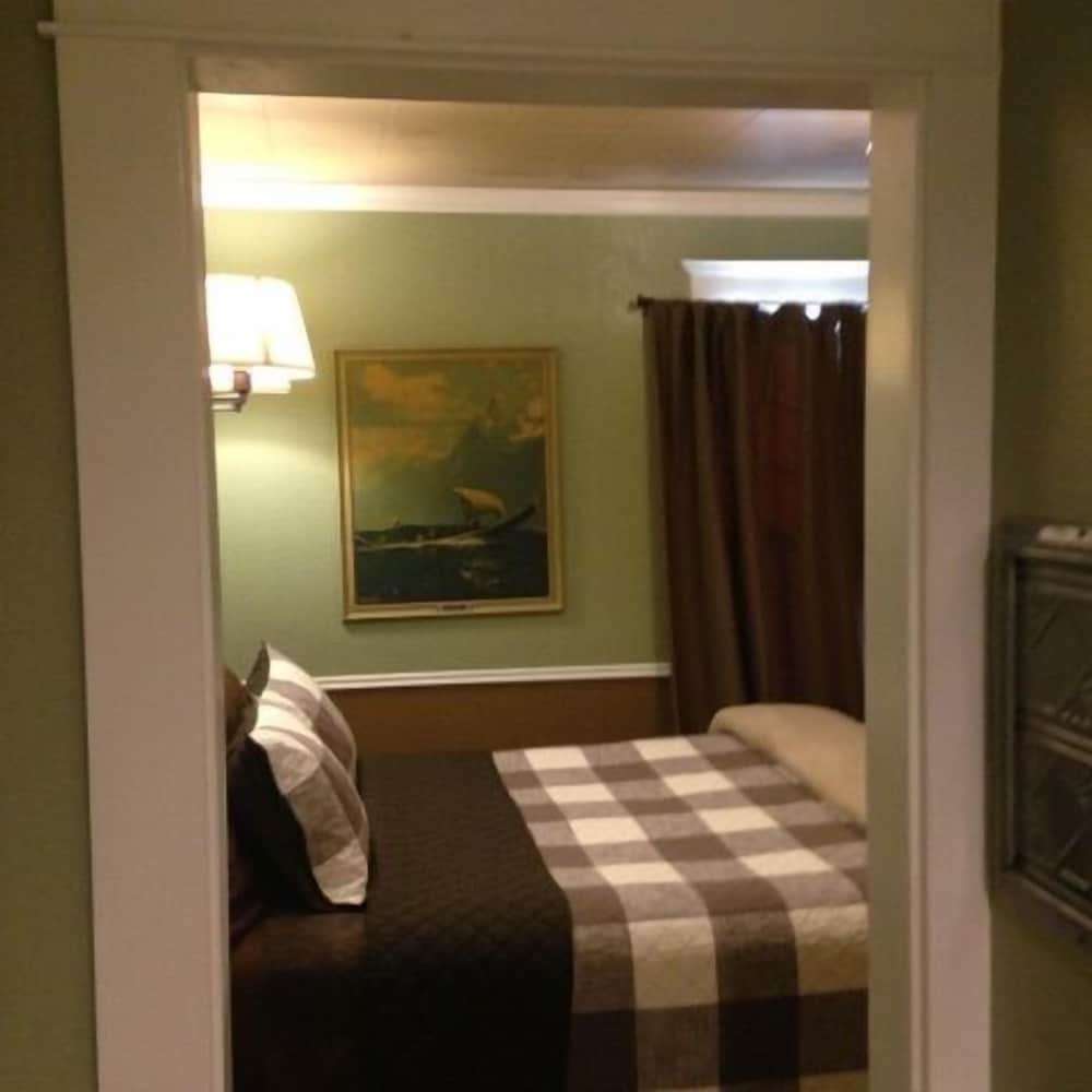 The Kempton Hotel