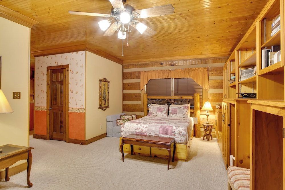 Golf + Hike: Nature Escape w/ Sauna in Hephzibah