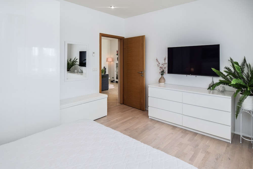 House Þ1