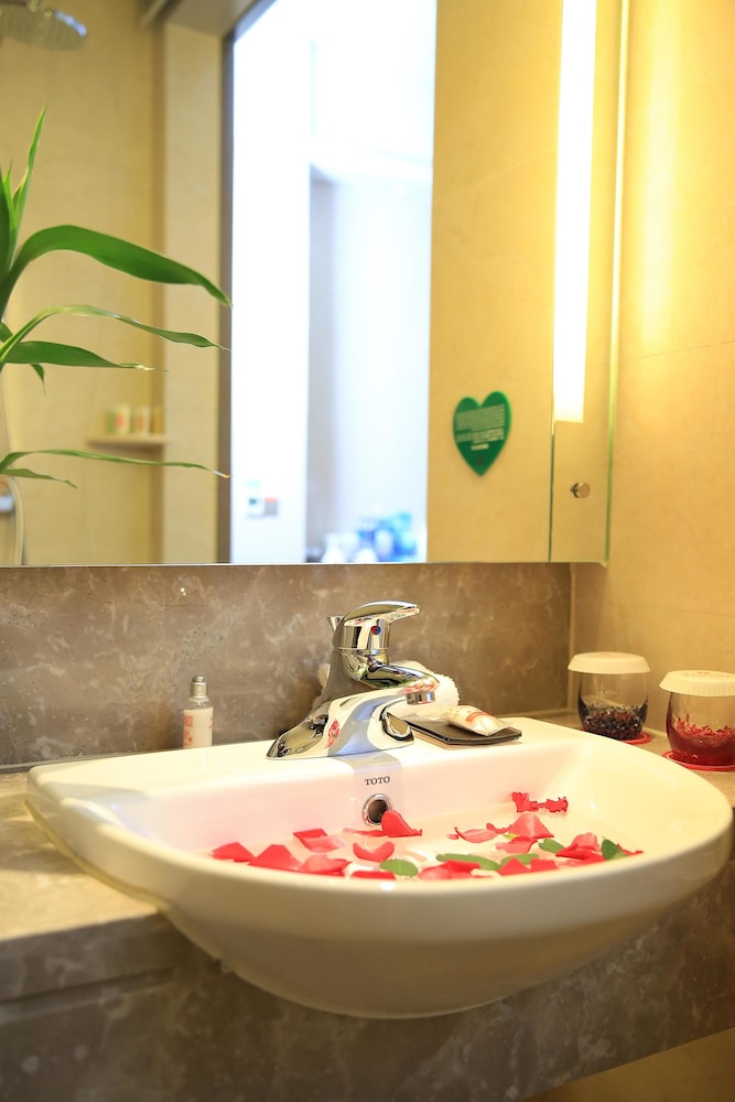 Ramada Longyan
