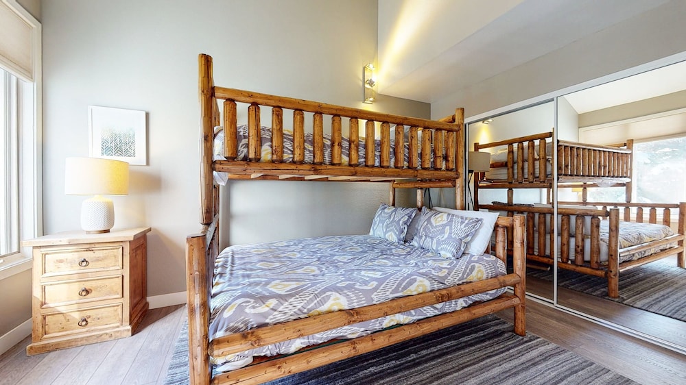 Snowcreek V #888 3 Bedroom Condo