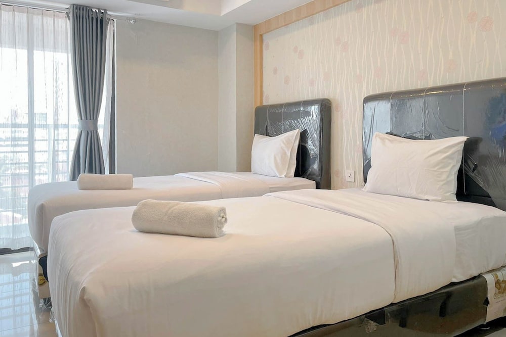Best Deal Studio At De Prima Apartment Medan