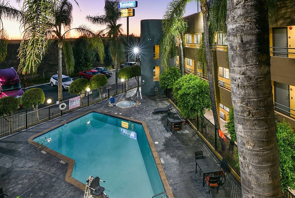 Travelodge by Wyndham Commerce Los Angeles Area