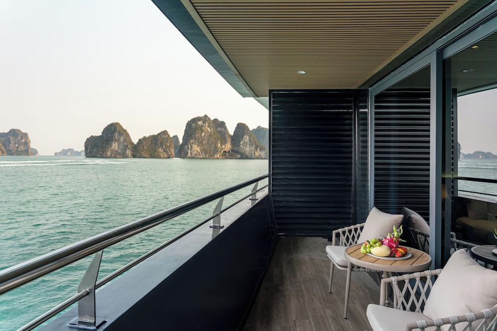 Calista Halong Bay Cruise