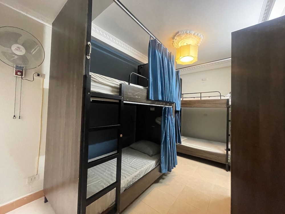 sword lake hostel