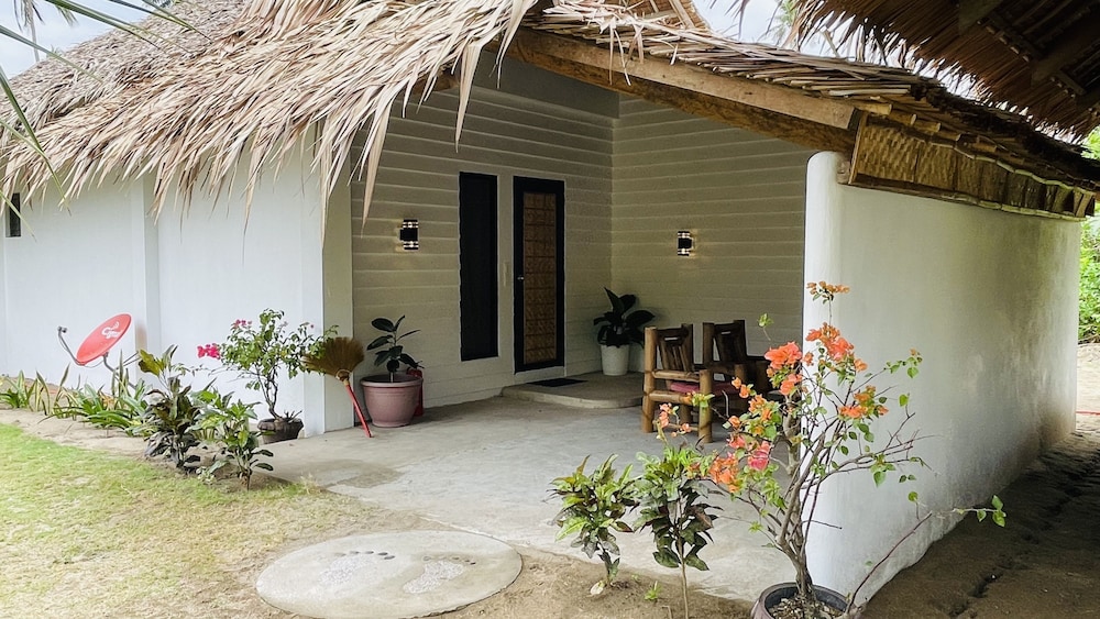 Footprints Beach Resort 18
