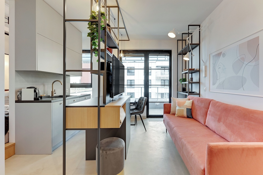 Doki Living - Foodhall & Parking by Downtown Apartments