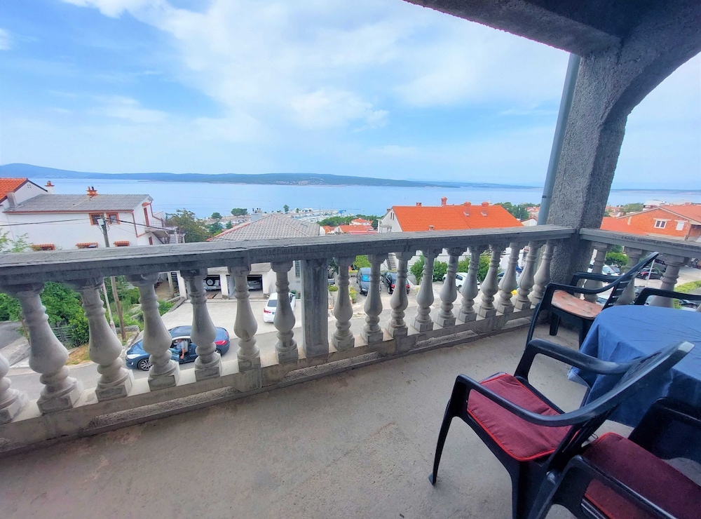 Elegant Apartments With Sea View and Balcony