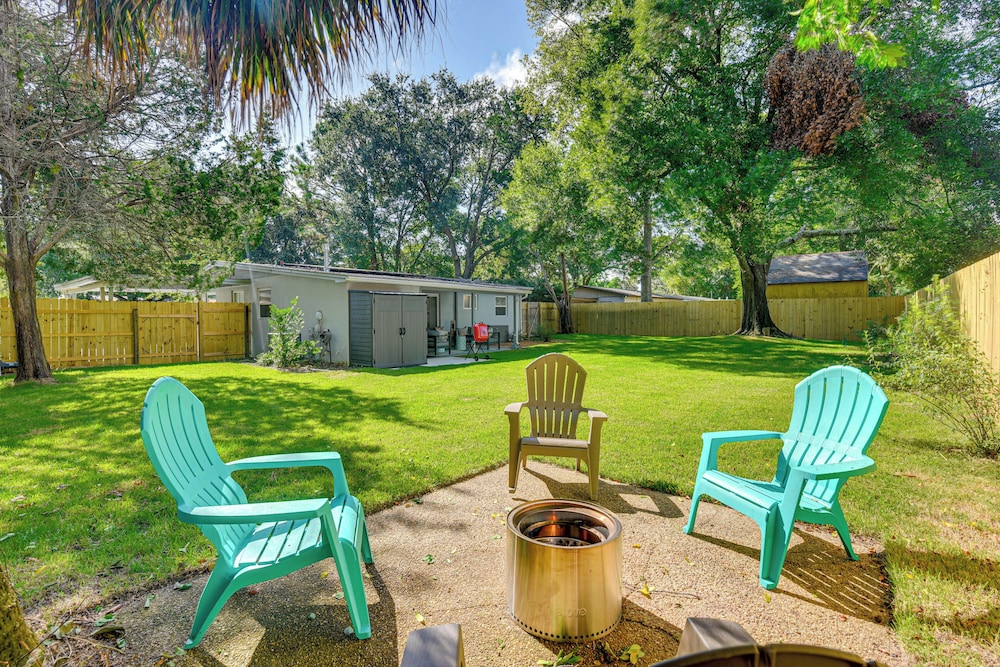 Emerald Coast Home: Outdoor Entertainment Area!