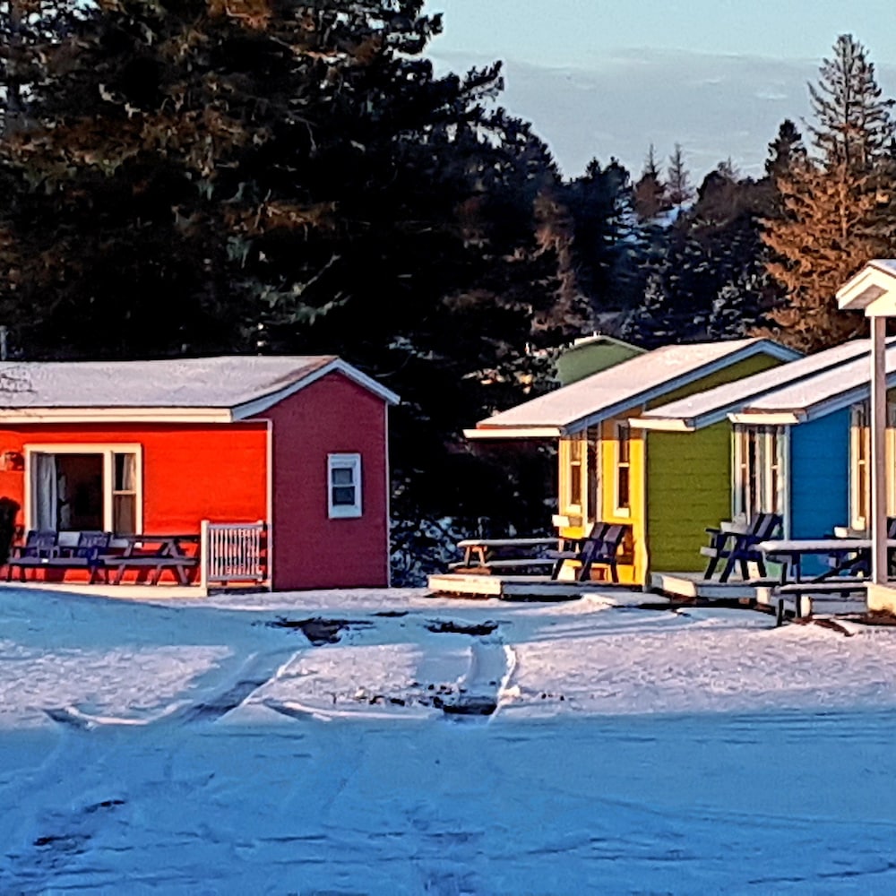 Atlantic View Motel and Cottages