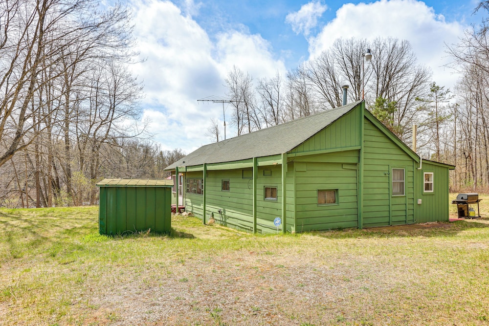 4 Mi to Snowmobile Trails: Muskegon River Retreat