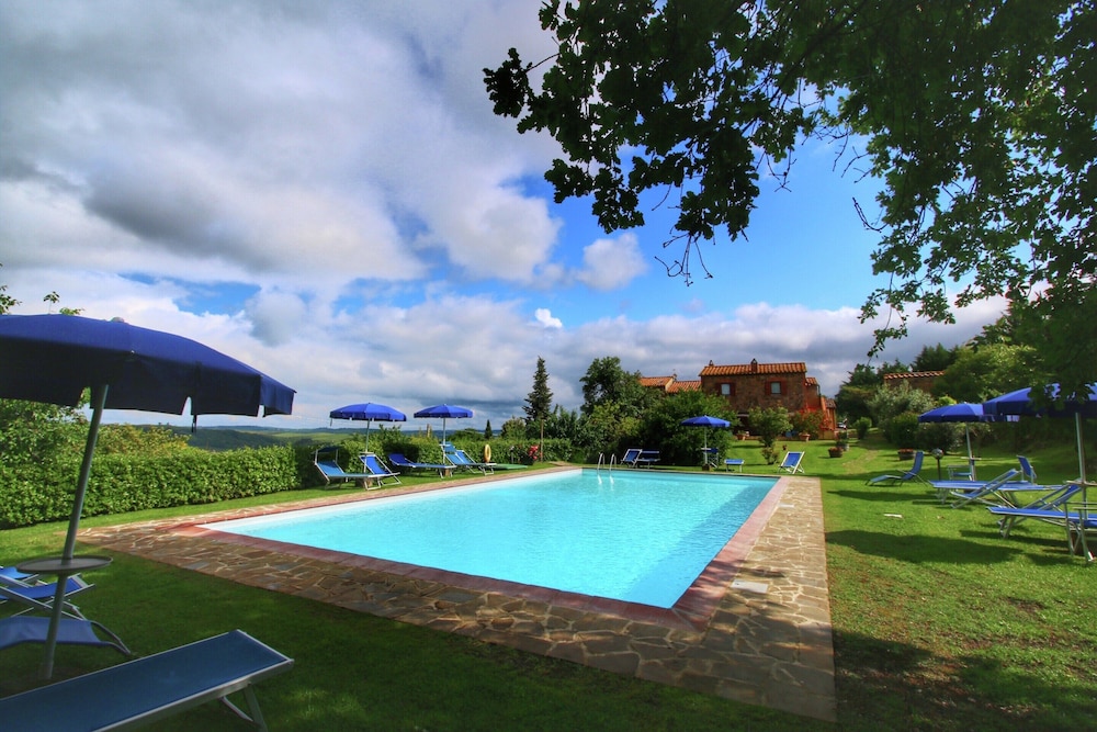 Rolling Farmhouse of Val D'orcia photo 5