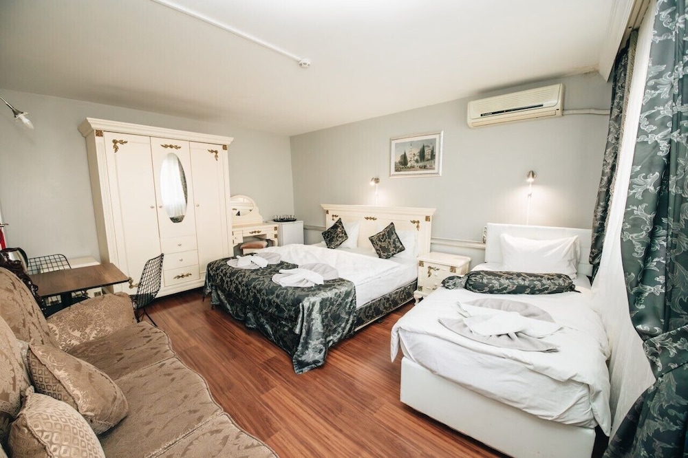 Safran Suites