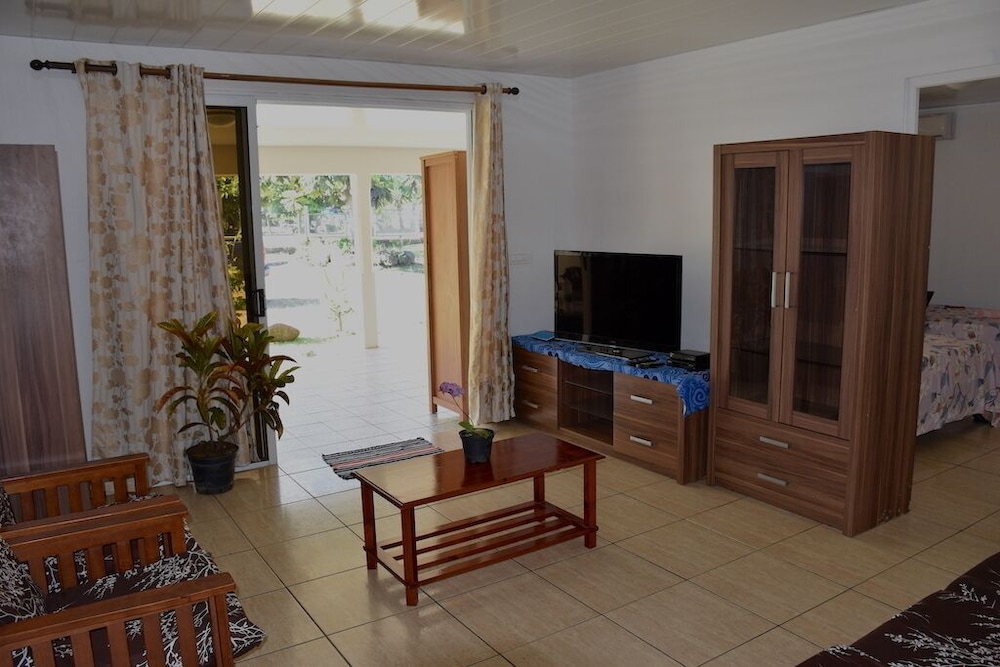Le Vely Lodge view 2