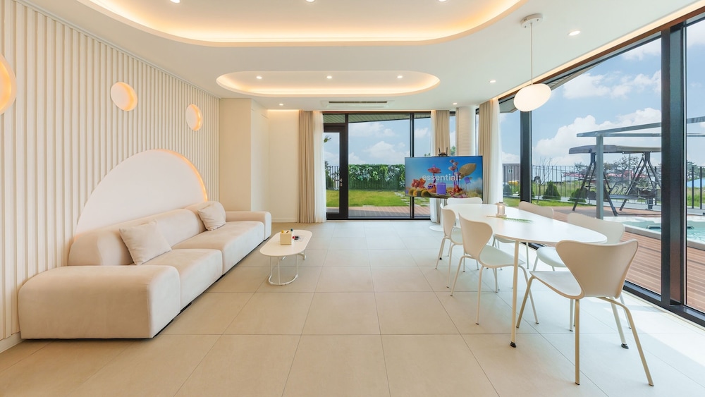 Gyeongju The Moon Aurora Pool Villa